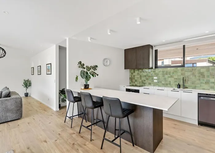 Vakantiehuis Modern Family Retreat, Pizza Oven, Bbq, Sleeps 6 Wanaka