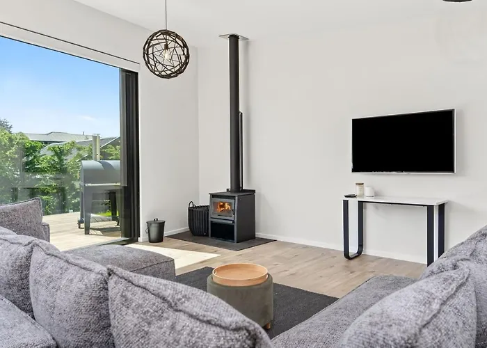 Modern Family Retreat, Pizza Oven, Bbq, Sleeps 6 Wanaka