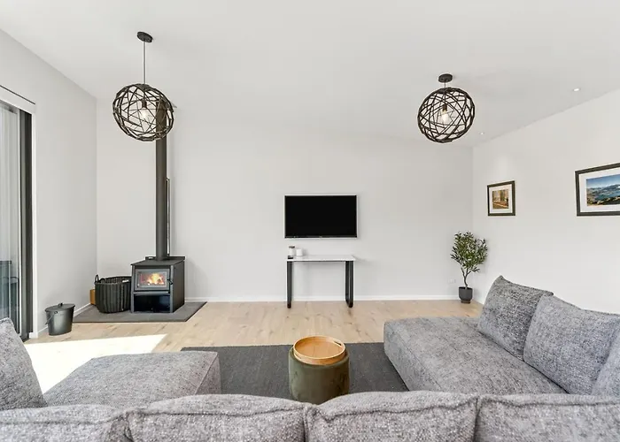 Modern Family Retreat, Pizza Oven, Bbq, Sleeps 6 Vakantiehuis